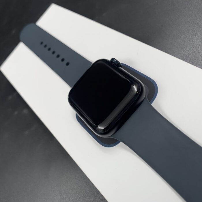Apple Watch SE (2nd Gen) 40MM Midnight - Image 6