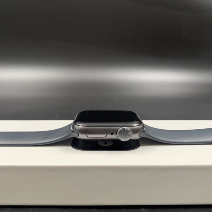 Apple Watch SE 40MM Midnight - Image 2