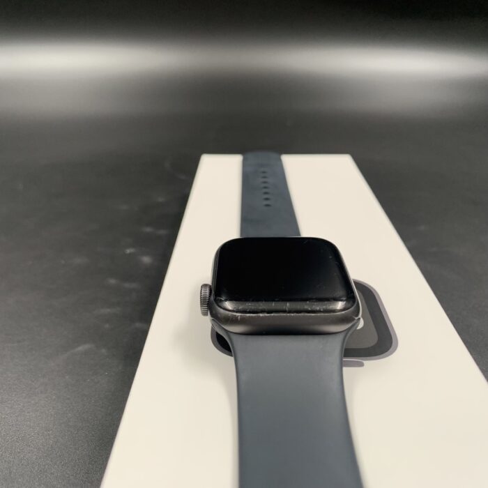 Apple Watch SE 40MM Midnight - Image 3