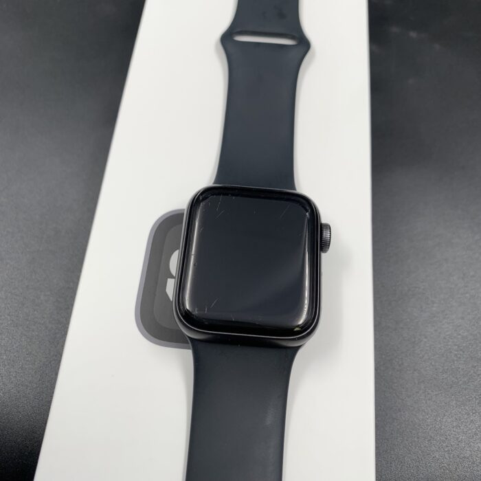 Apple Watch SE 40MM Midnight - Image 7