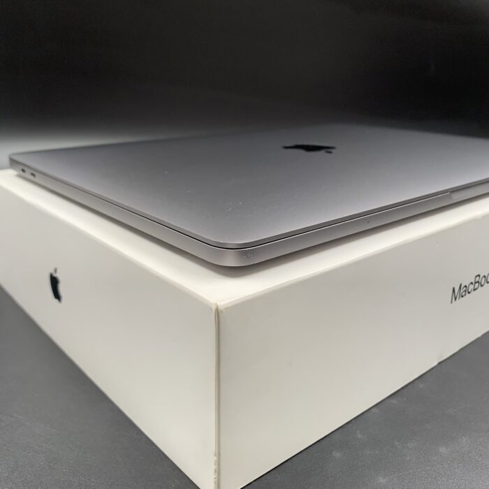 Macbook Pro 13" 2016 | 2,9GHz i5 | 8GB | 256GB | Touch Bar | Space Grey - Image 2