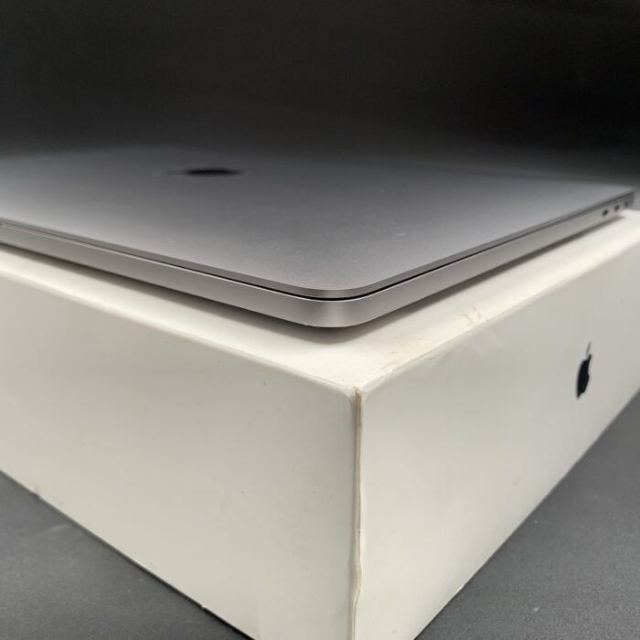 Macbook Pro 13" 2016 | 2,9GHz i5 | 8GB | 256GB | Touch Bar | Space Grey - Image 3