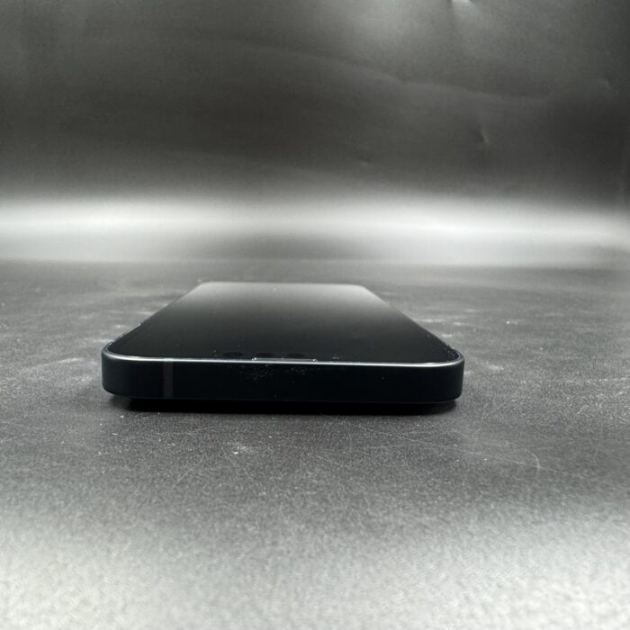 iPhone 13 128GB Midnight - Image 3