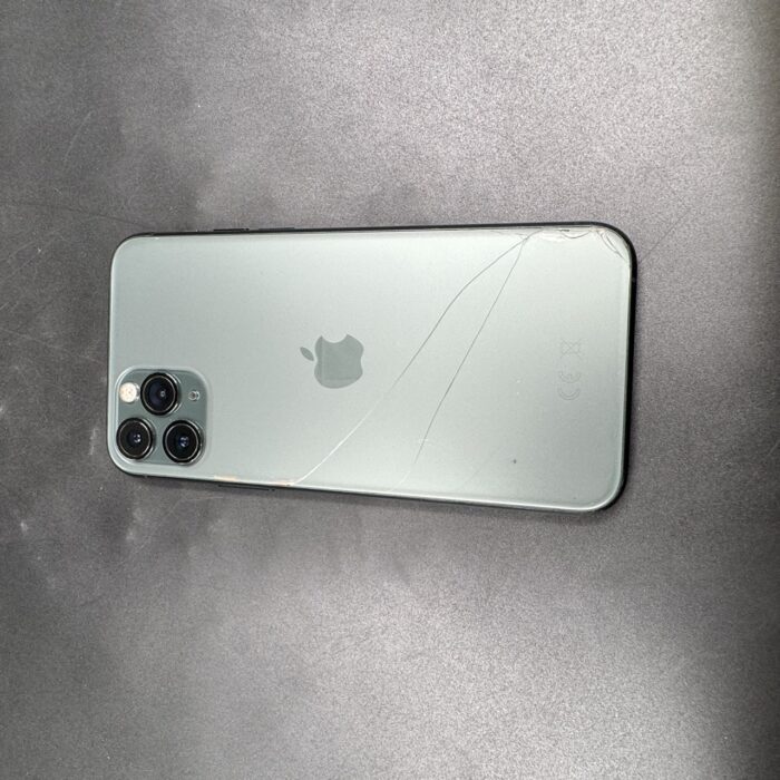 iPhone 11 Pro 256GB Midnight Green (Cracked Back) - Image 8