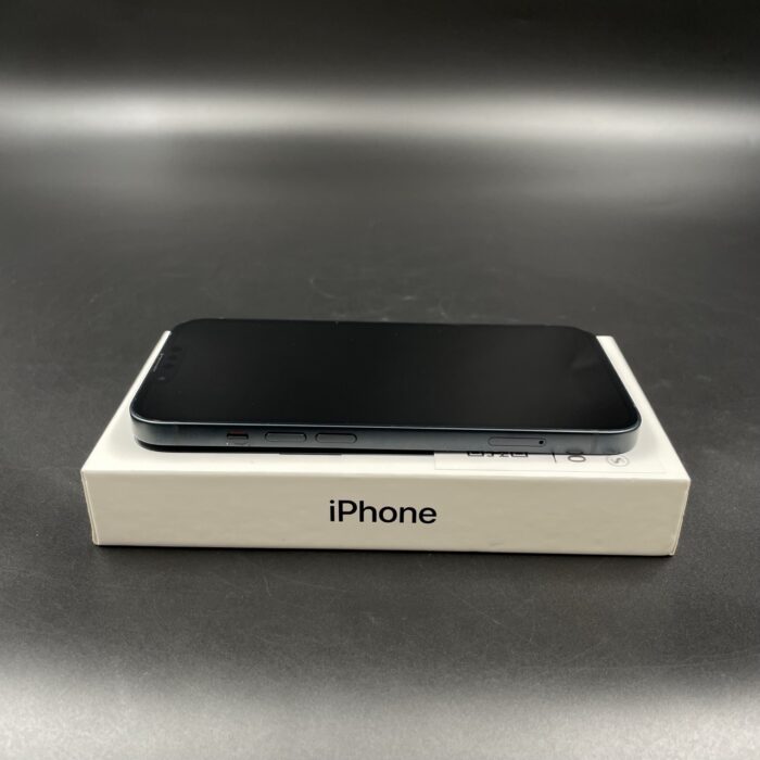iPhone 13 128GB Midnight - Image 3