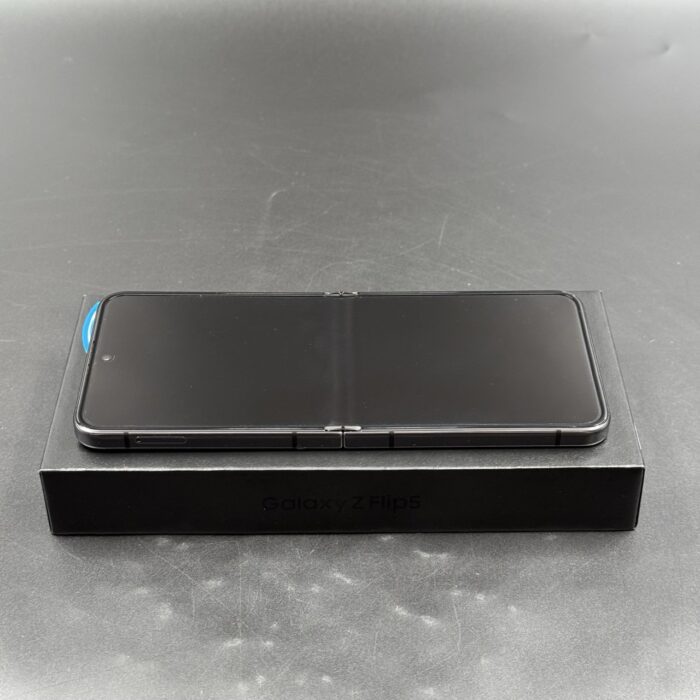 Samsung Z Flip 5 256GB Black - Image 2