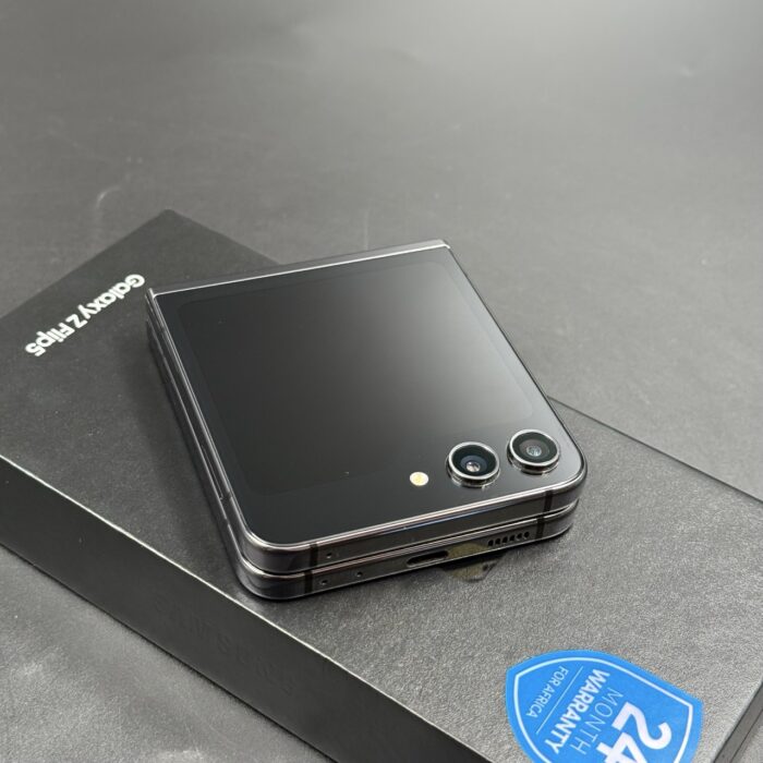 Samsung Z Flip 5 256GB Black - Image 6