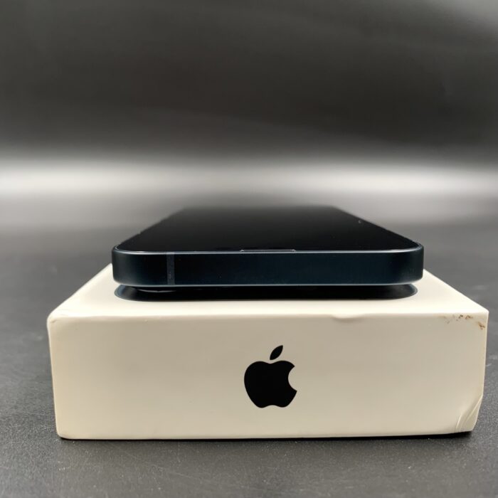iPhone 13 128GB Midnight - Image 4