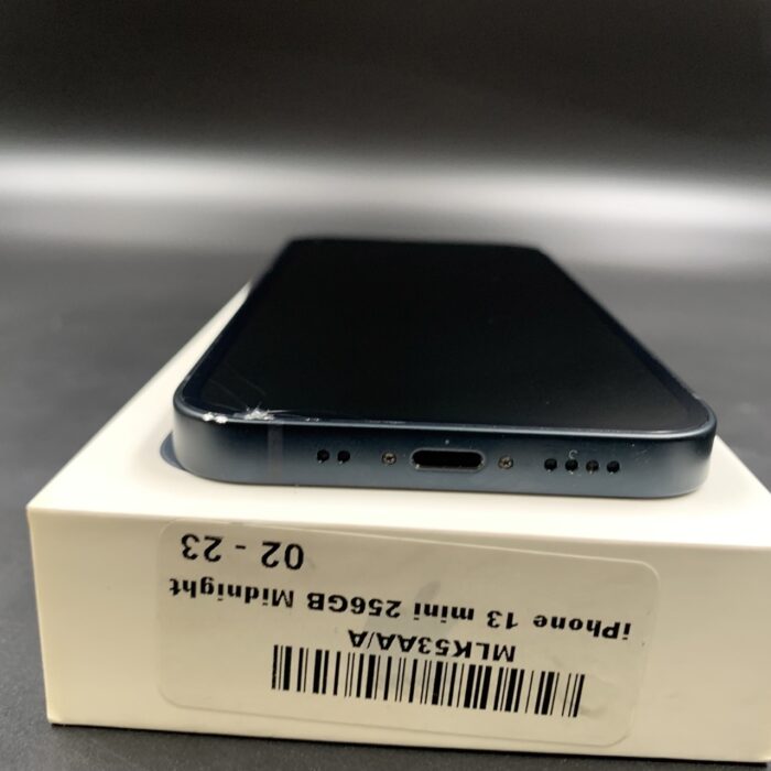 iPhone 13 Mini 256GB Midnight (Cracked Screen) - Image 7