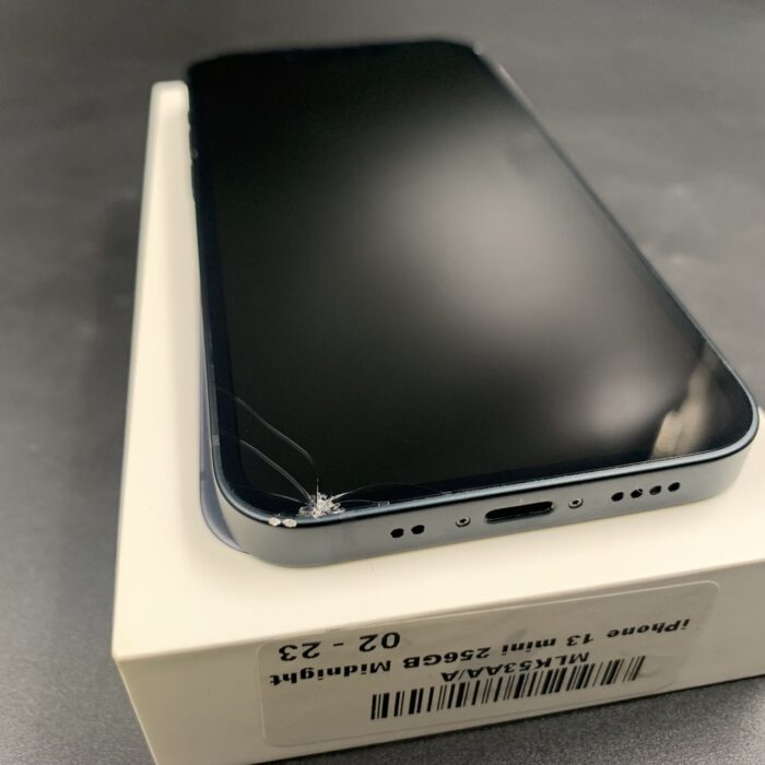 iPhone 13 Mini 256GB Midnight (Cracked Screen) - Image 8