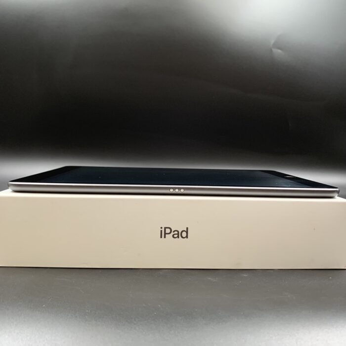 iPad 8th Generation 32GB Space Grey - Image 4