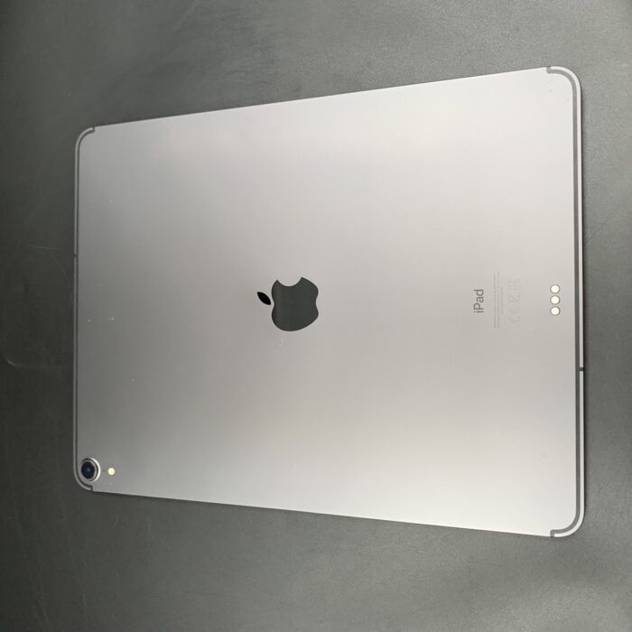 iPad Pro 12.9-inch (3rd Generation) 256GB Wi-Fi + Cellular - Image 8