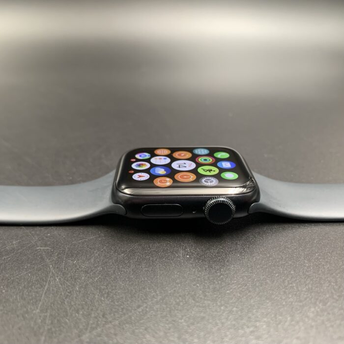 Apple Watch SE 2 Midnight 40MM - Image 5