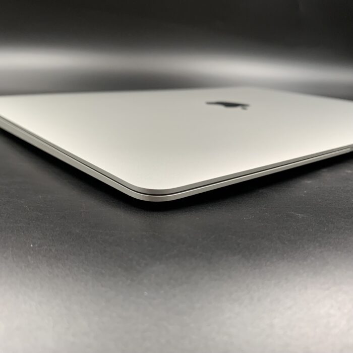 Macbook Air M1 13-inch 256GB Silver - Image 2