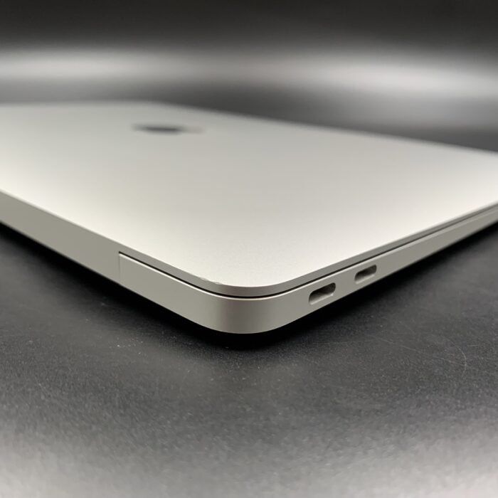 Macbook Air M1 13-inch 256GB Silver - Image 5