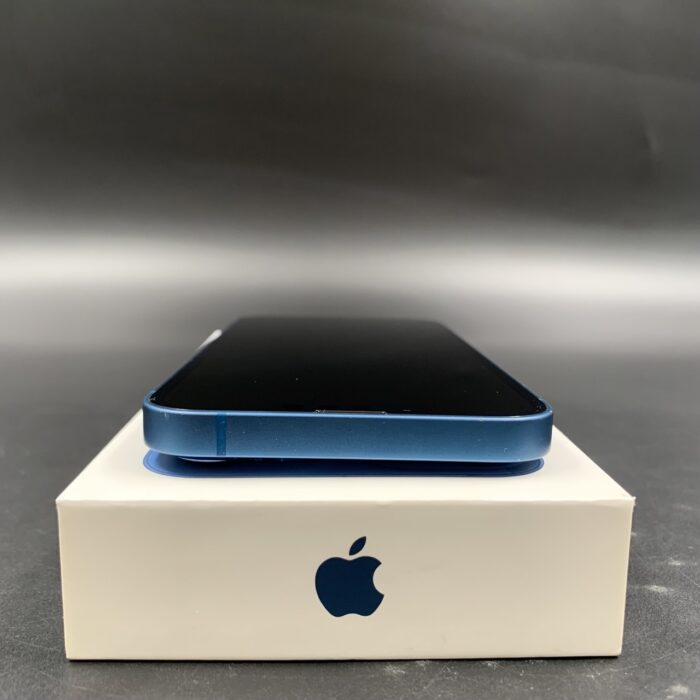 iPhone 13 256GB Blue - Image 4