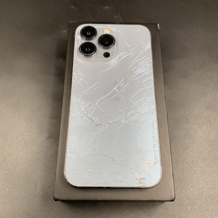iPhone 13 Pro 128GB Sierra Blue (Cracked Back) - Image 11