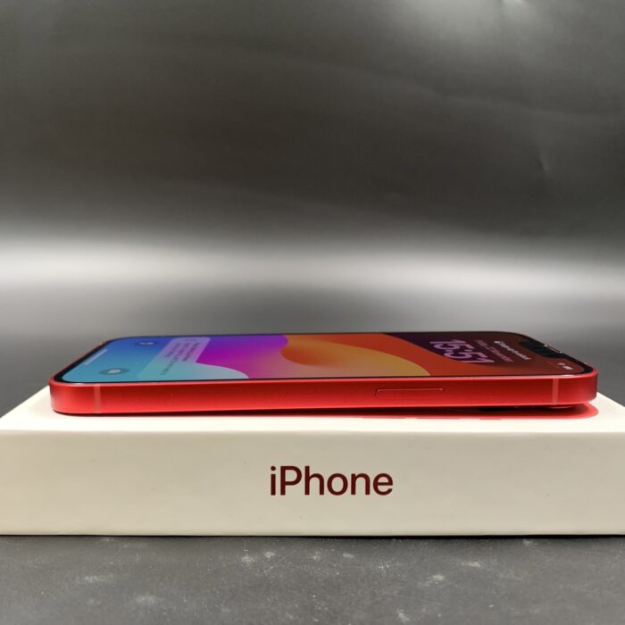 iPhone 13 128GB Red - Image 3