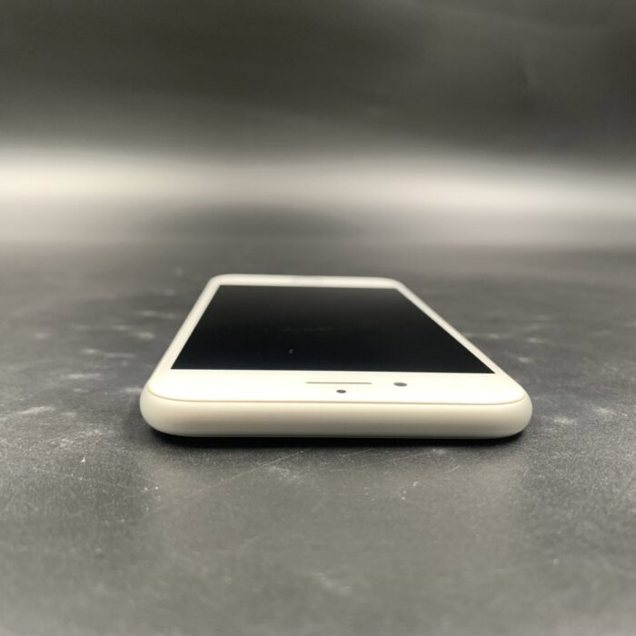 iPhone 8 64GB Silver - Image 3