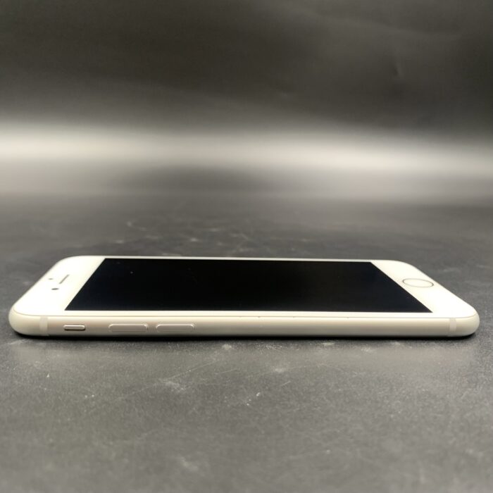 iPhone 8 64GB Silver - Image 4