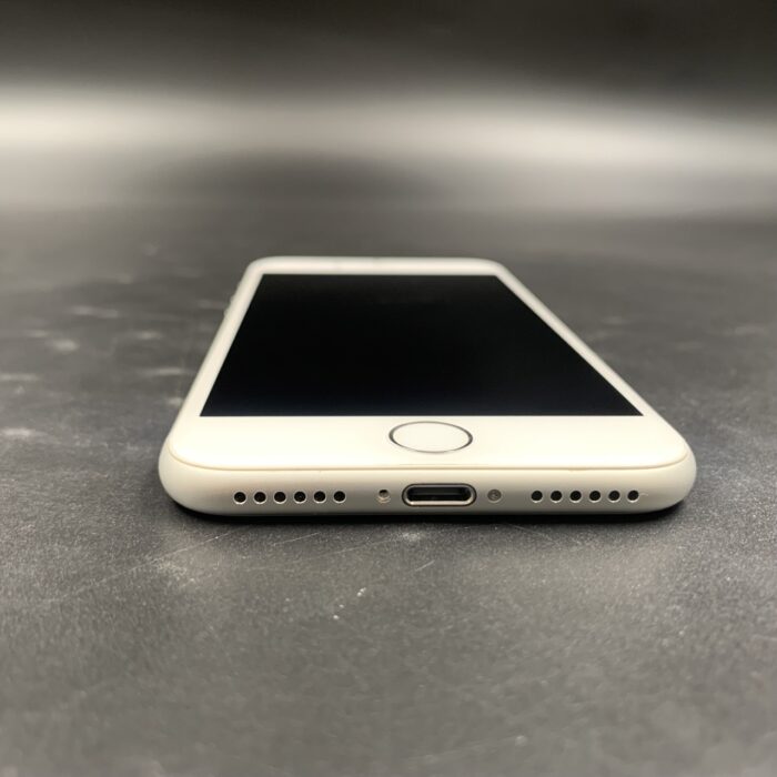 iPhone 8 64GB Silver - Image 5
