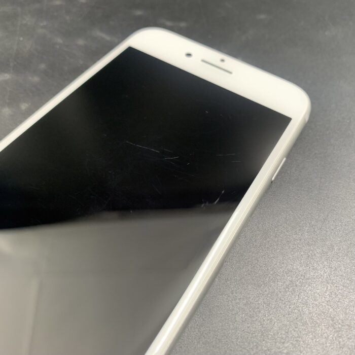 iPhone 8 64GB Silver - Image 6