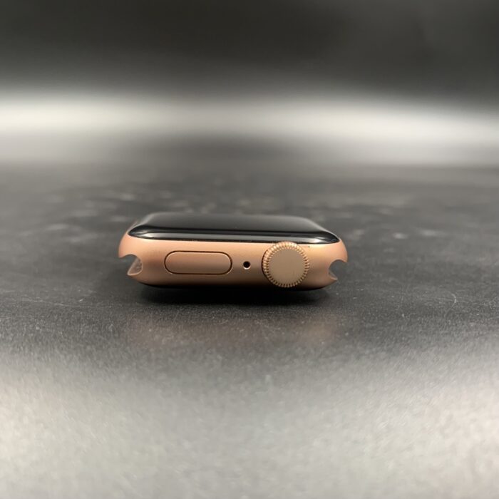Apple Watch SE (Gen 1) 40MM Rose Gold - Image 4