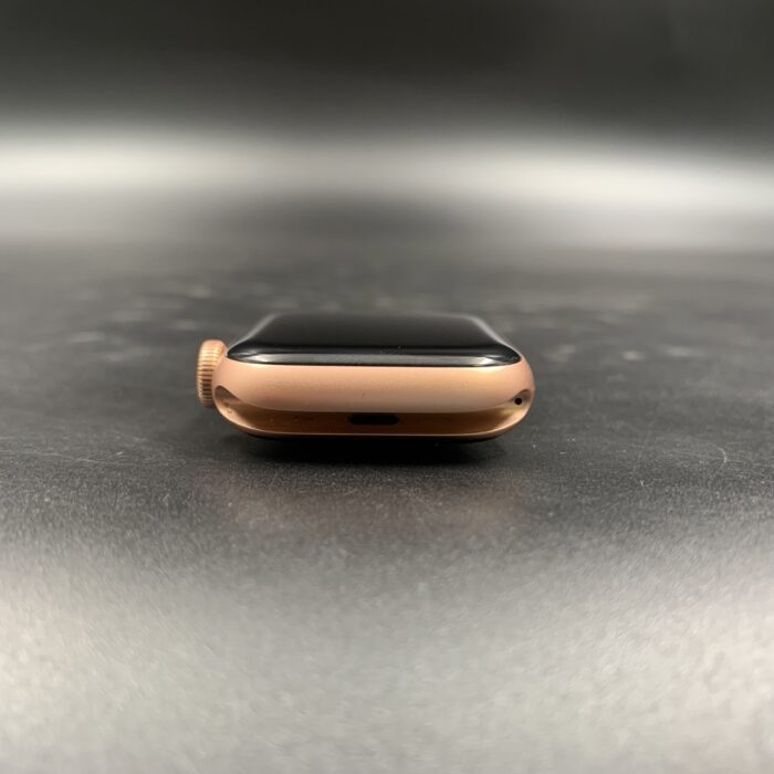 Apple Watch SE (Gen 1) 40MM Rose Gold - Image 5