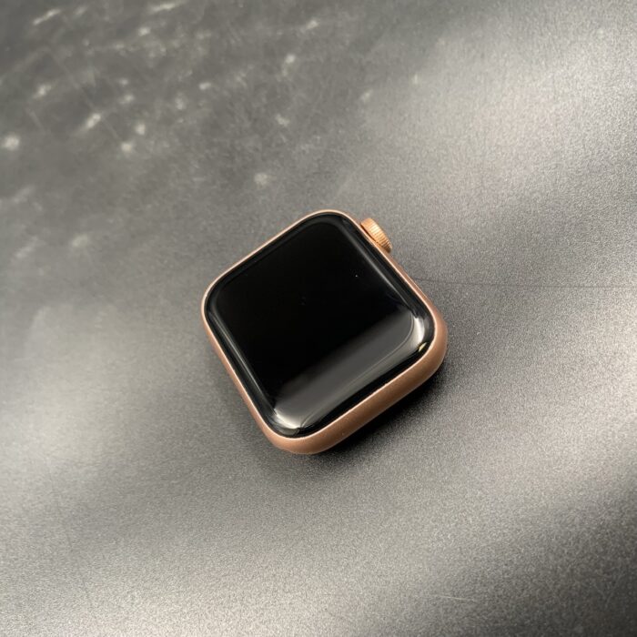 Apple Watch SE (Gen 1) 40MM Rose Gold - Image 6