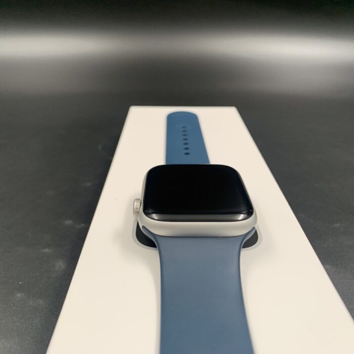 Apple Watch SE (Gen 1) 44MM Silver - Image 3