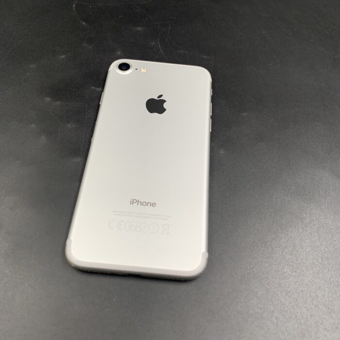 iPhone 7 128GB Silver - Image 7