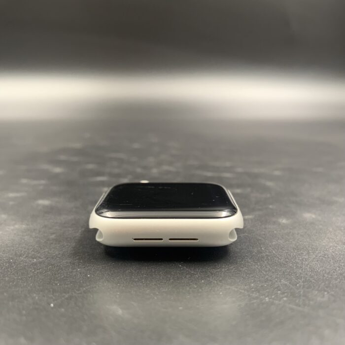 Apple watch Series 5 40MM Silver - Image 4
