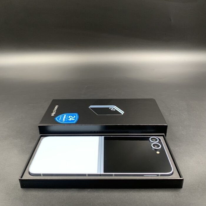 Samsung Z Flip 6 256GB Blue - Image 2