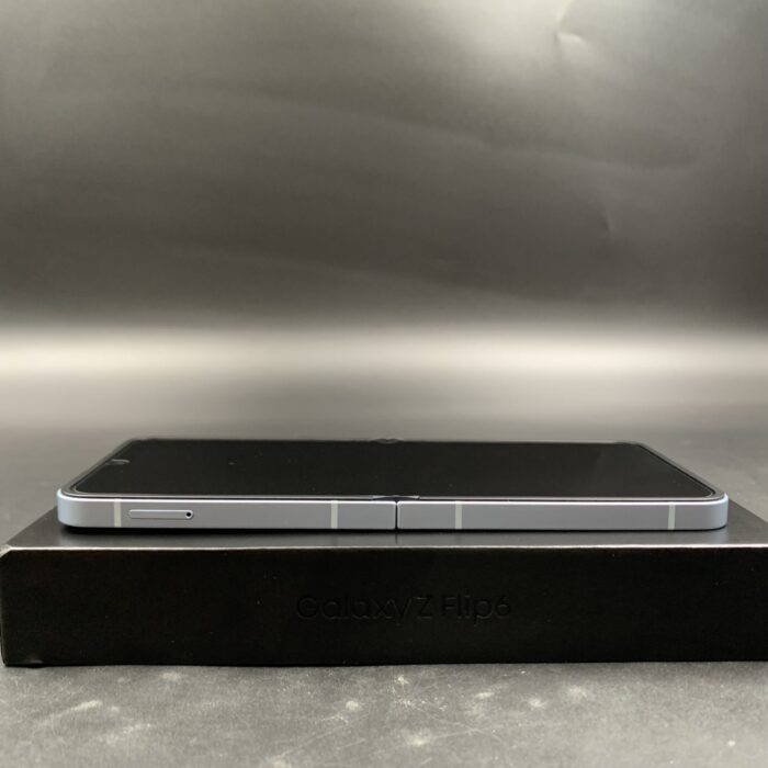 Samsung Z Flip 6 256GB Blue - Image 5