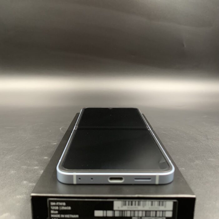 Samsung Z Flip 6 256GB Blue - Image 6