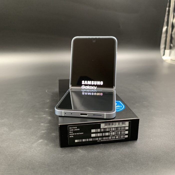 Samsung Z Flip 6 256GB Blue - Image 7