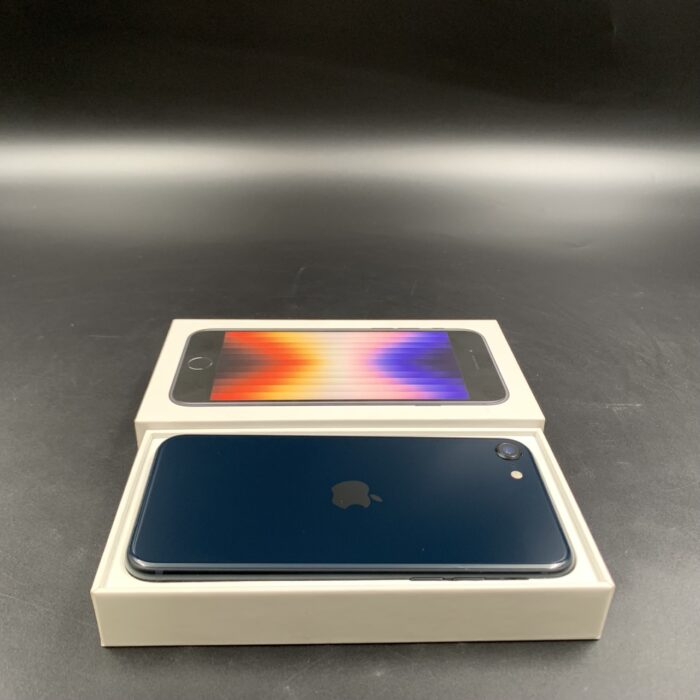 iPhone SE (3rd Generation) 64GB Midnight - Image 2