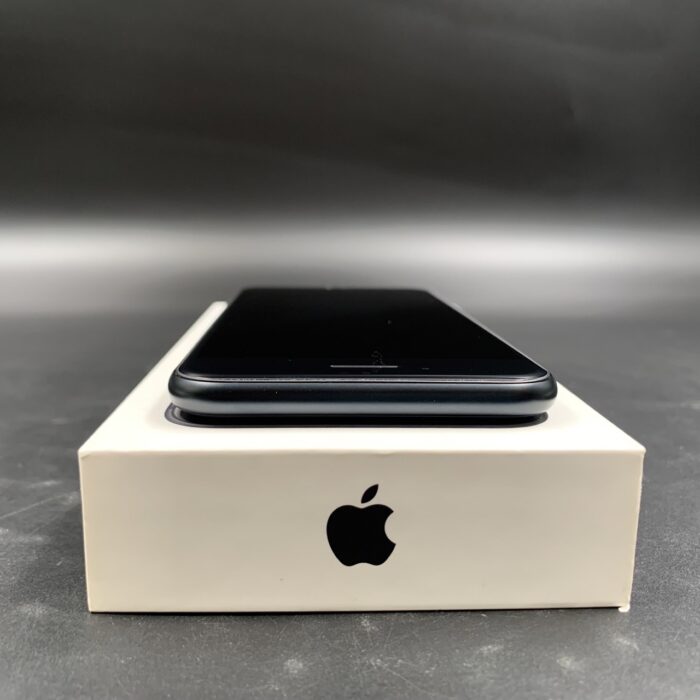 iPhone SE (3rd Generation) 64GB Midnight - Image 4