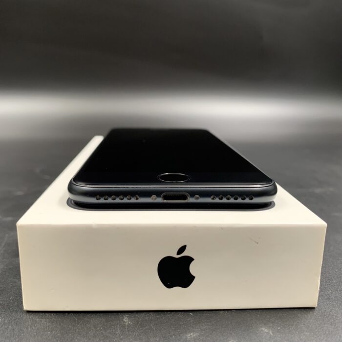 iPhone SE (3rd Generation) 64GB Midnight - Image 6