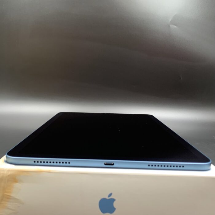 iPad Air (5th Generation) 64GB Wifi Blue - Image 3