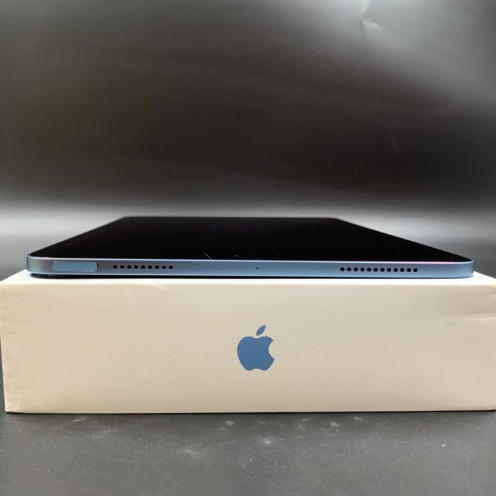 iPad Air (5th Generation) 64GB Wifi Blue - Image 5