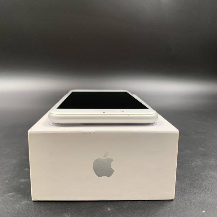 iPhone 8 Plus 256GB Silver - Image 3