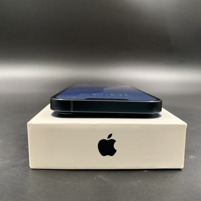 iPhone 13 128GB Midnight - Image 4