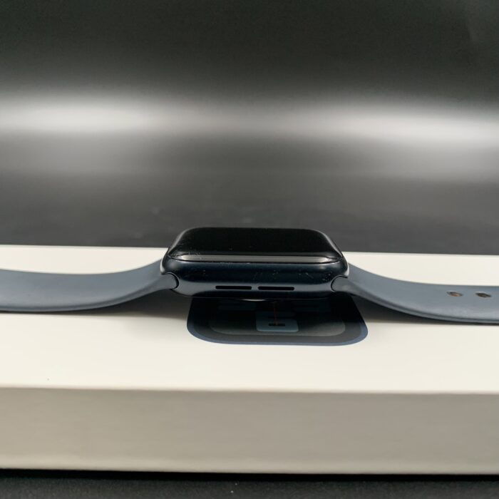 Apple Watch SE (Gen 2) 40MM Midnight - Image 4