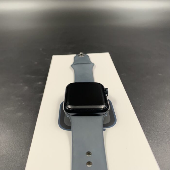 Apple Watch SE (Gen 2) 40MM Midnight - Image 5