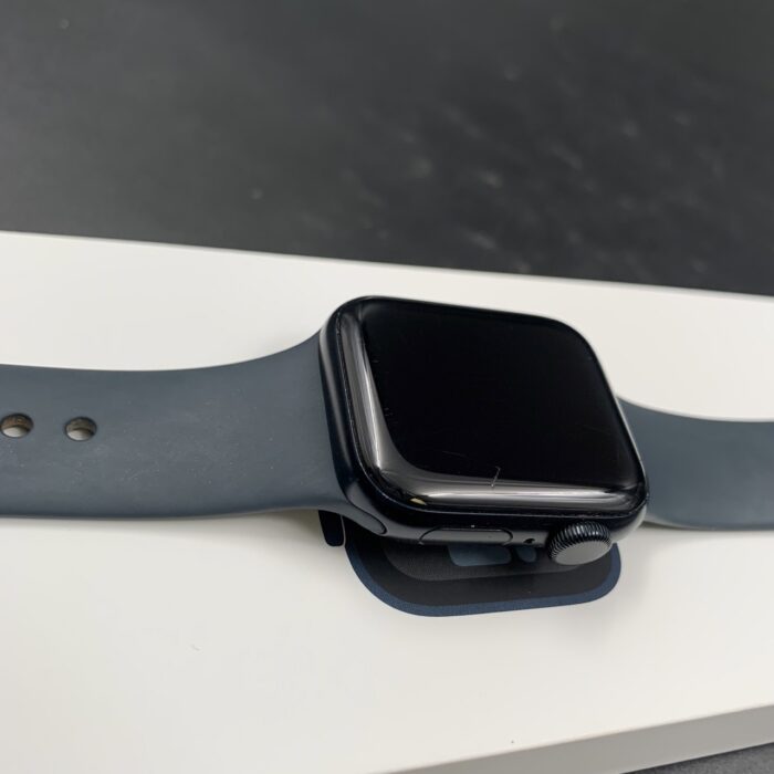 Apple Watch SE (Gen 2) 40MM Midnight - Image 6