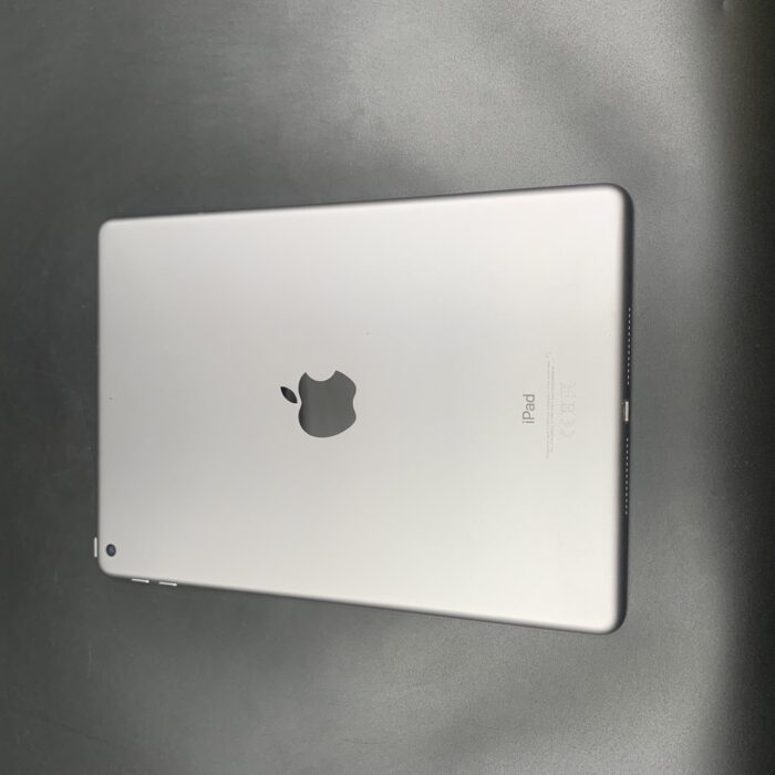 iPad 5th Gen 32GB Space Grey - Image 6