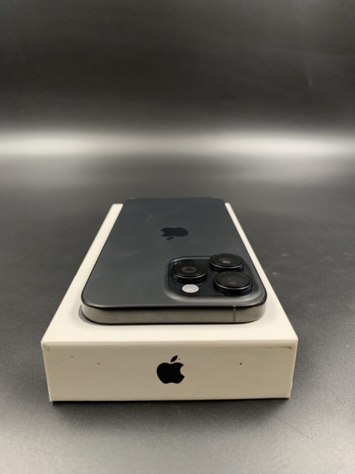 iPhone 16 Pro Max 256GB Black Titanium - Image 4