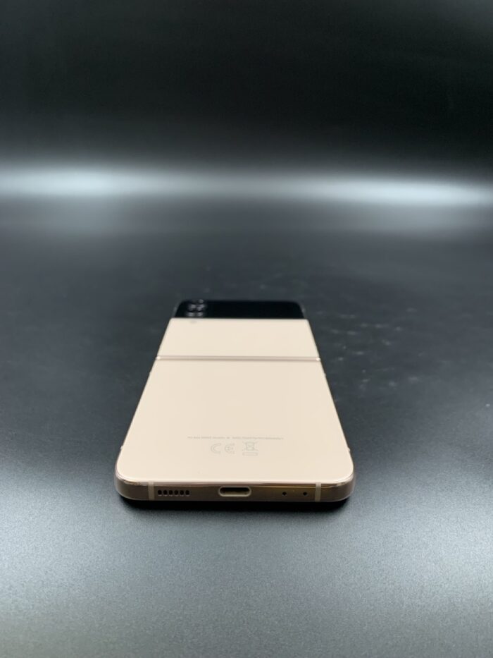 Samsung Galaxy Z Flip 4 256GB Dual Sim Gold - Image 3