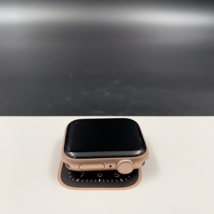 Apple Watch SE (Gen 1) 40MM Gold - Image 5